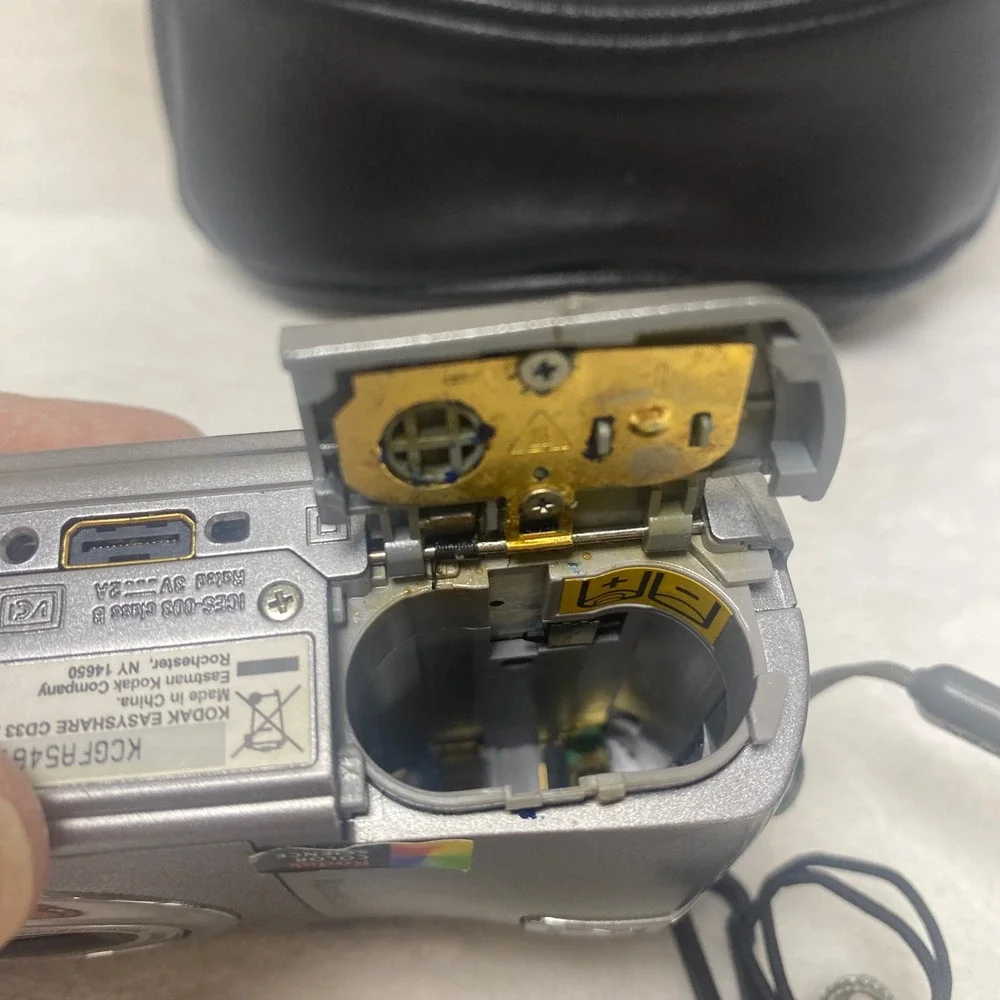 KODAK EASYSHARE‎ DIGITAL CAMERA CD33 SILVER ZOOM NON-WORKING